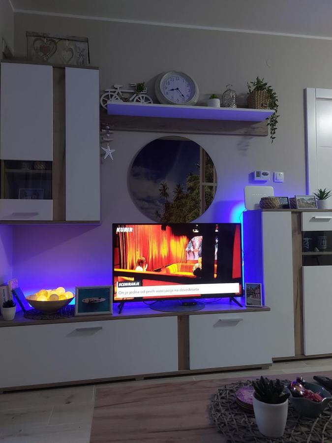 # Espresso 2 Apartman Sa Garazom Sremska Mitrovica Ngoại thất bức ảnh